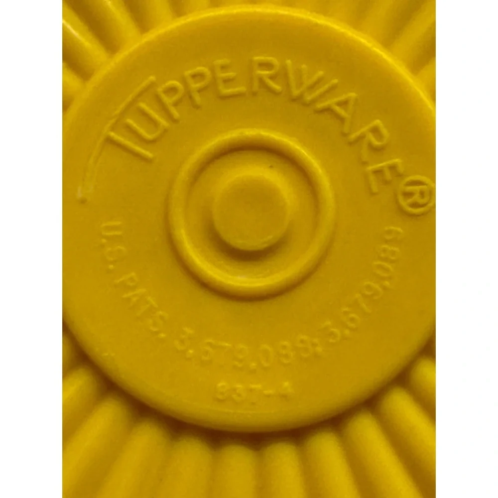 Vintage Tupperware Servalier Bowl Yellow Square‎ Lid 937-4 Mid-Century Modern